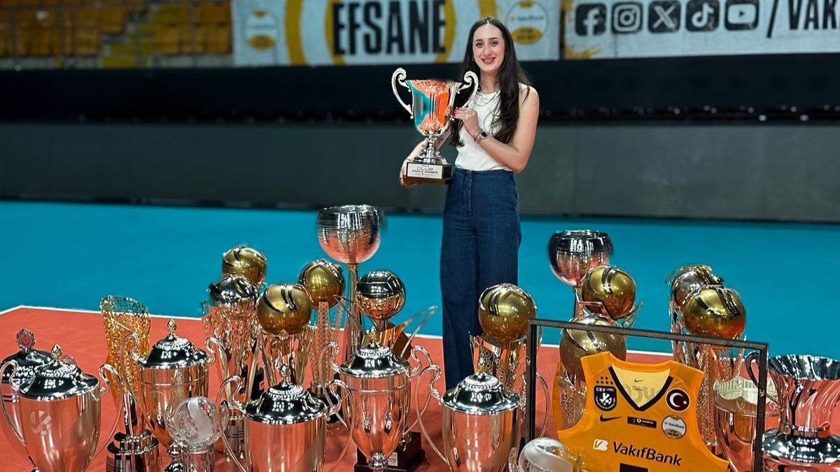 Galatasaray Daikin, milli voleybolcu Ayça Aykaç'ı transfer etti