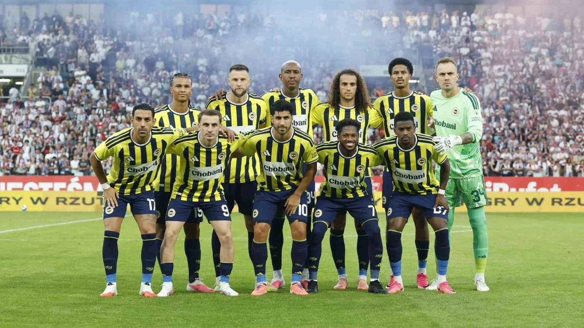 FENERBAHÇE, ŞAMPİYONLAR LİGİ 2. ELEME TURU RÖVANŞ MAÇINDA DEPLASMANDA POLONYA TEMSİLCİSİ GORNİK ZABRZE İLE 1-1 BERABERE KALDI. İLK MAÇI 1-0 KAZANAN SARI-LACİVERTLİLER, BİR ÜST TURA YÜKSELDİ.