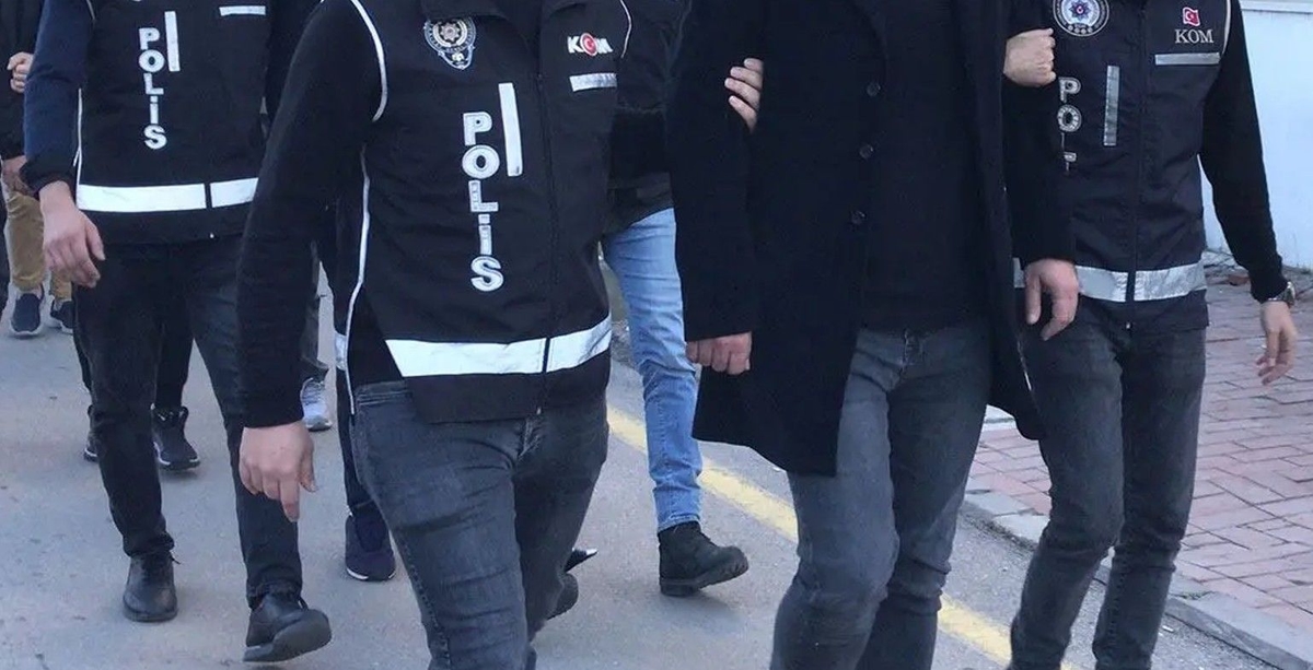 Futbolda bahis operasyonunda gözaltına alınan 17 kulüp yöneticisi adliyeye sevk edildi