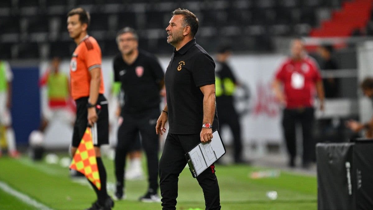 Galatasaray Teknik Direktörü Okan Buruk