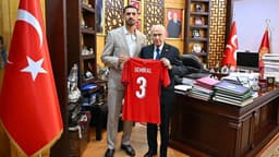 Bahçeli, futbolcu Merih Demiral'ı kabul etti
