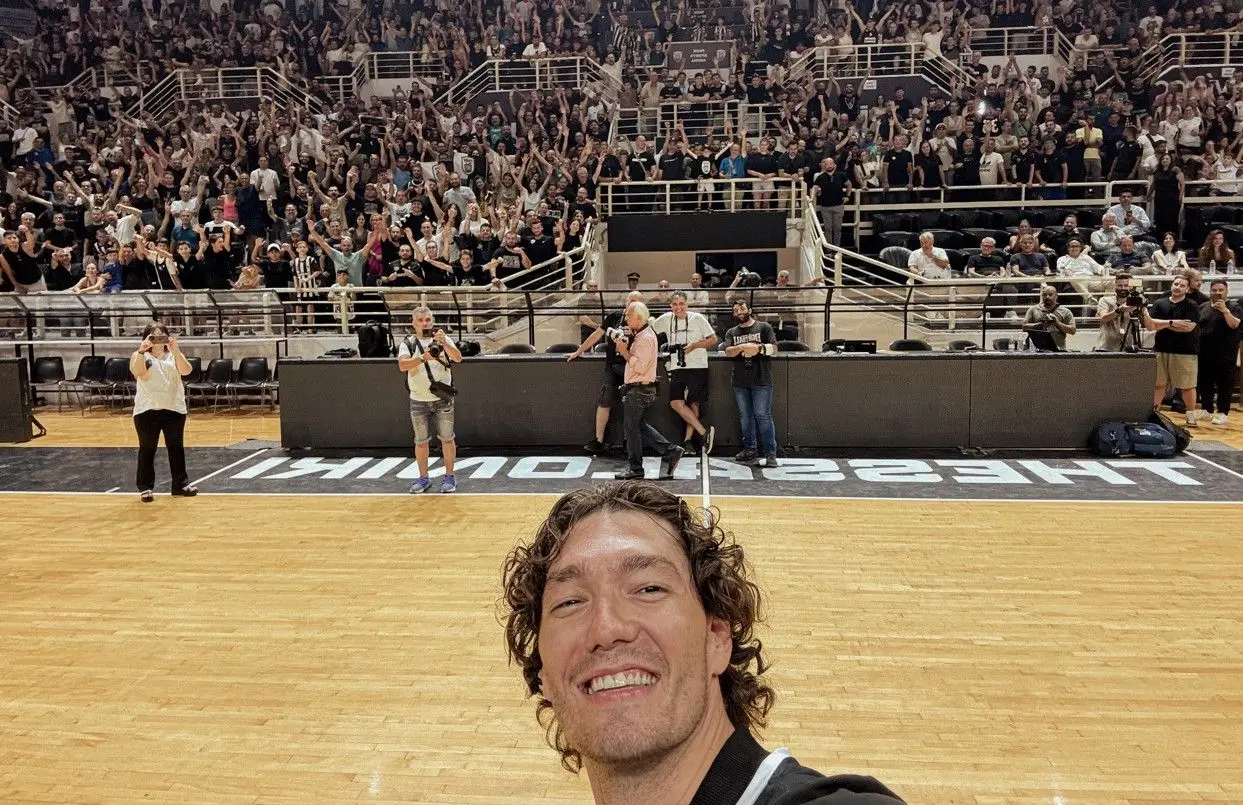 Cedi Osman'a yeni takımından görkemli tören! Salon yıkıldı