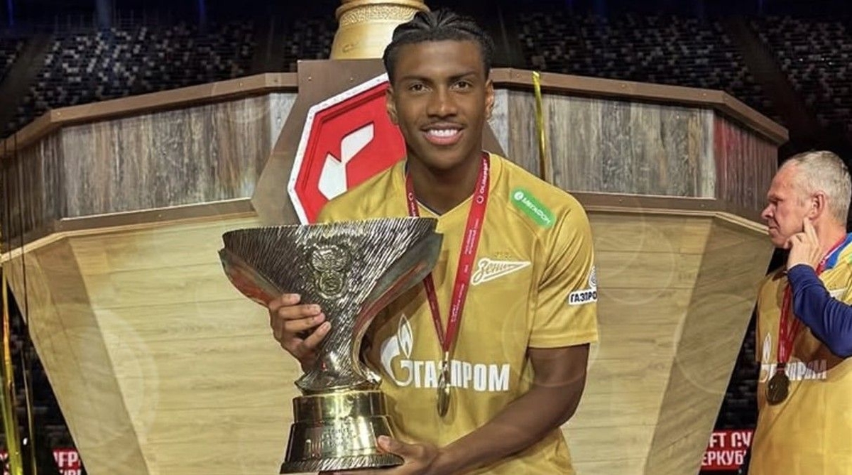 Trabzonspor'dan Zenit'e transfer olan Felipe Augusto, Rus ekibiyle çıktığı ilk resmi maçta kupa kazandı