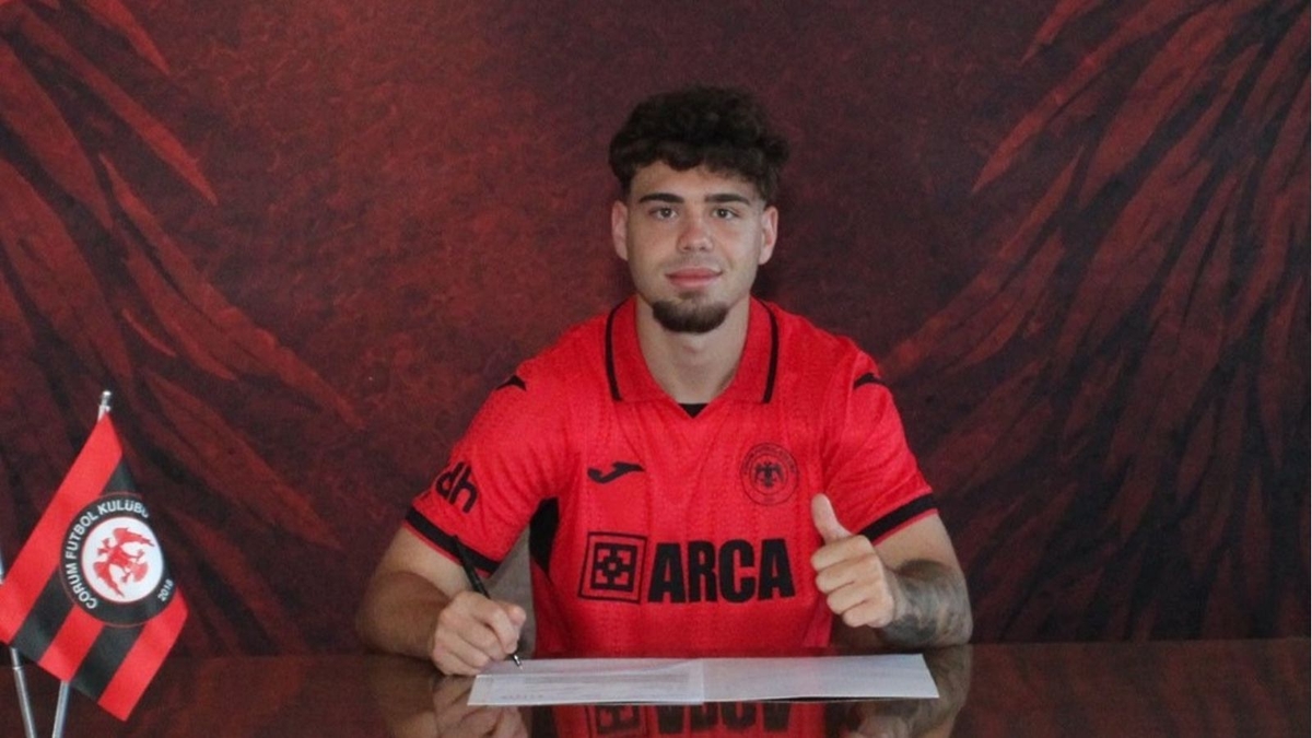 Çorum FK'dan sol bek transferi! İmzalar atıldı...