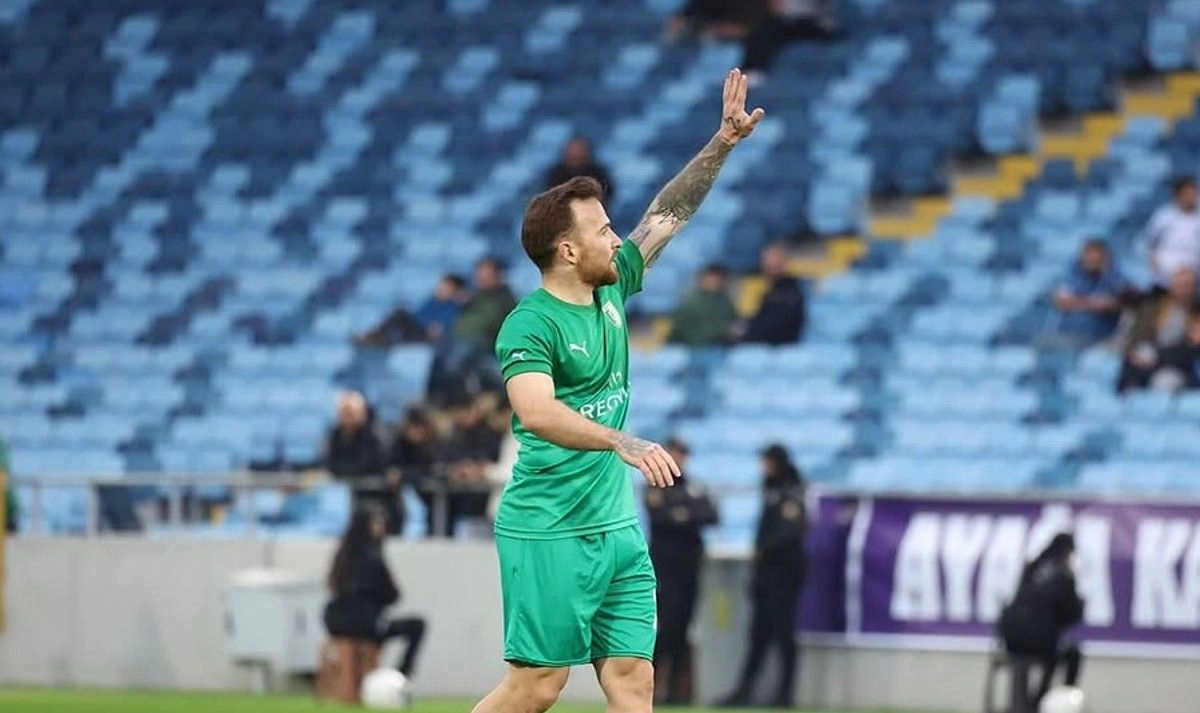 Antalyaspor, bonservisi elinde olan Boşnak kanat oyuncusu Dino Hotic ile ilgileniyor