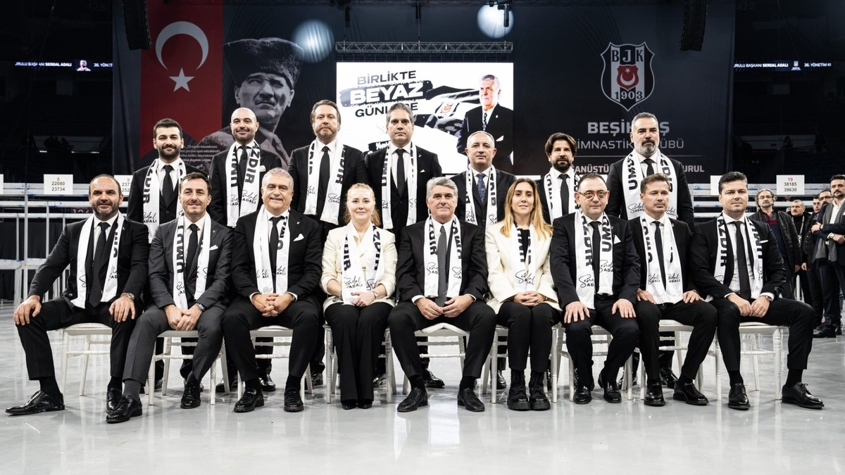 Beşiktaş yönetiminde istifa! Kulüp resmen açıkladı