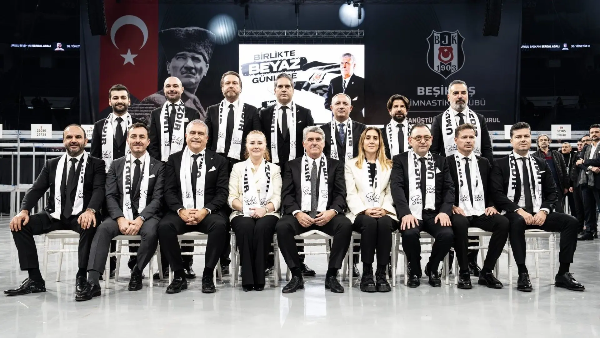 Beşiktaş yönetiminde istifa! Kulüp resmen açıkladı
