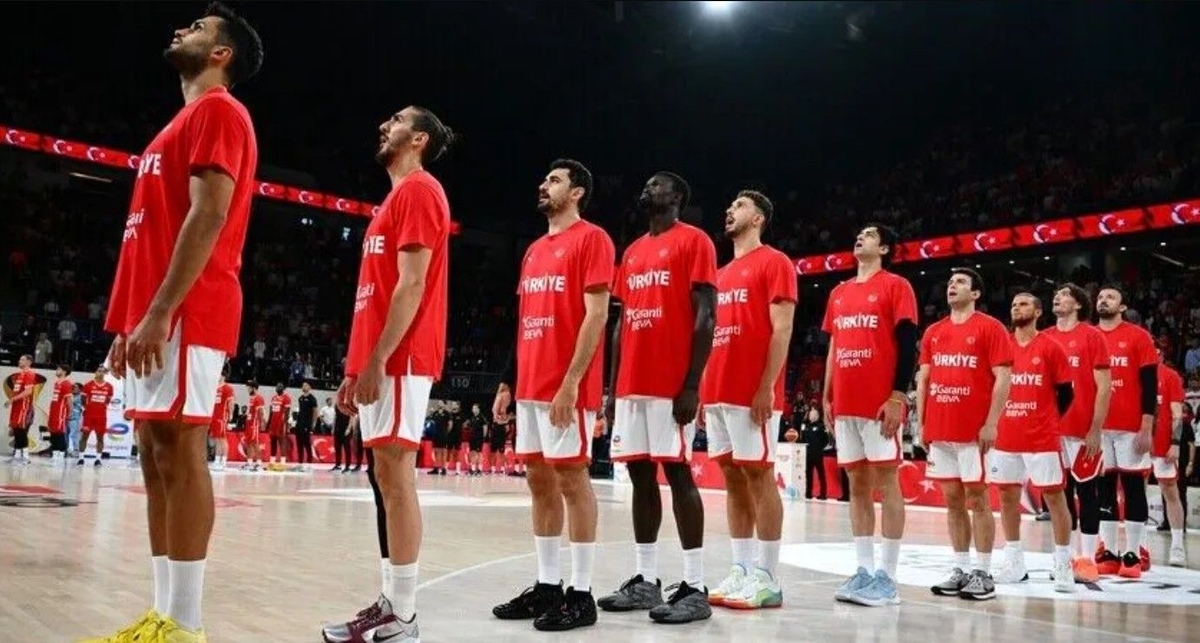 A Milli Erkek Basketbol Takımı, dünya sıralamasındaki yerini korudu