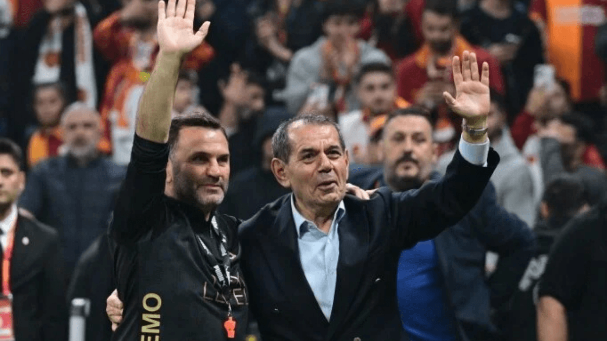 Galatasaray'da şampiyonluk gecesi! Okan Buruk'tan transfer mesajı