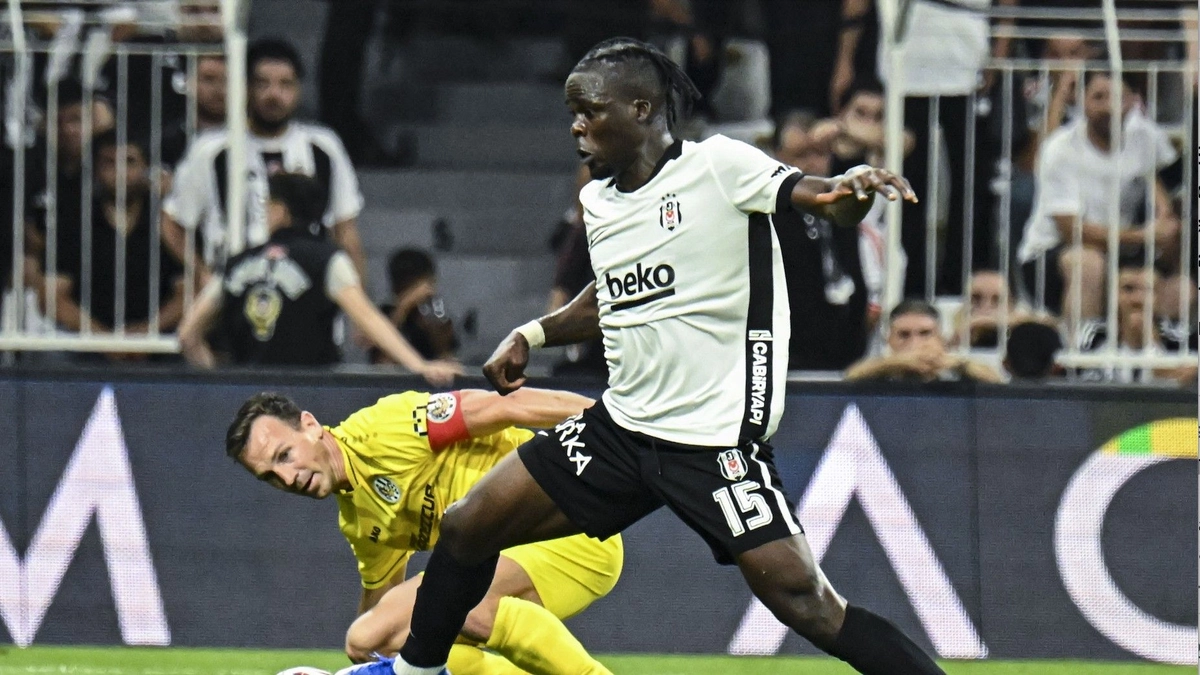 Olaitan, Vaclav Cerny’nin attığı gol öncesinde yaşananları anlattı.