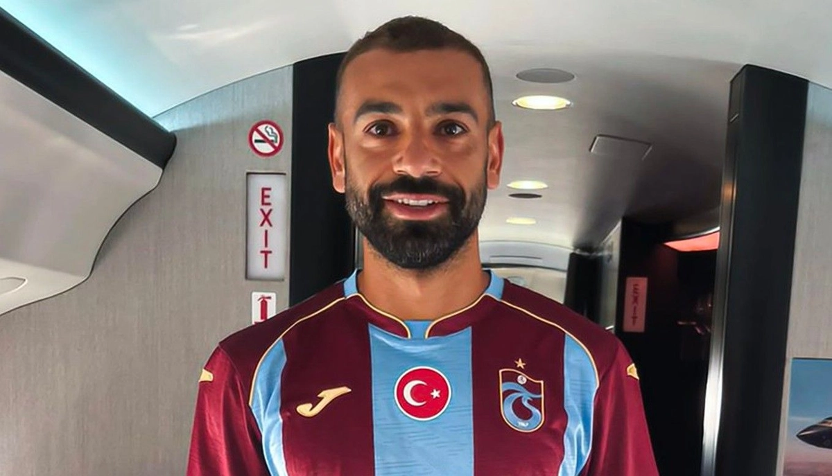 SON DAKİKA! Mohamed Salah, Trabzonspor formasını giydi, taraftara mesaj yolladı