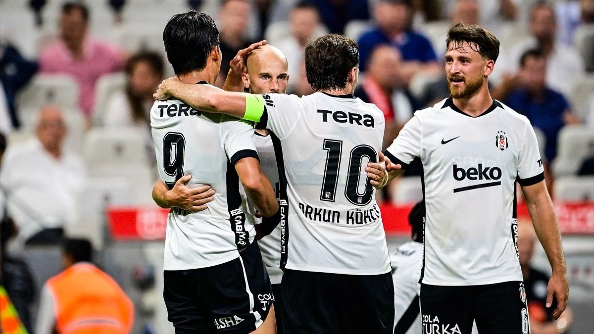 Spor yazarlarından Beşiktaş - Hradec Kralove maçı değerlendirmesi