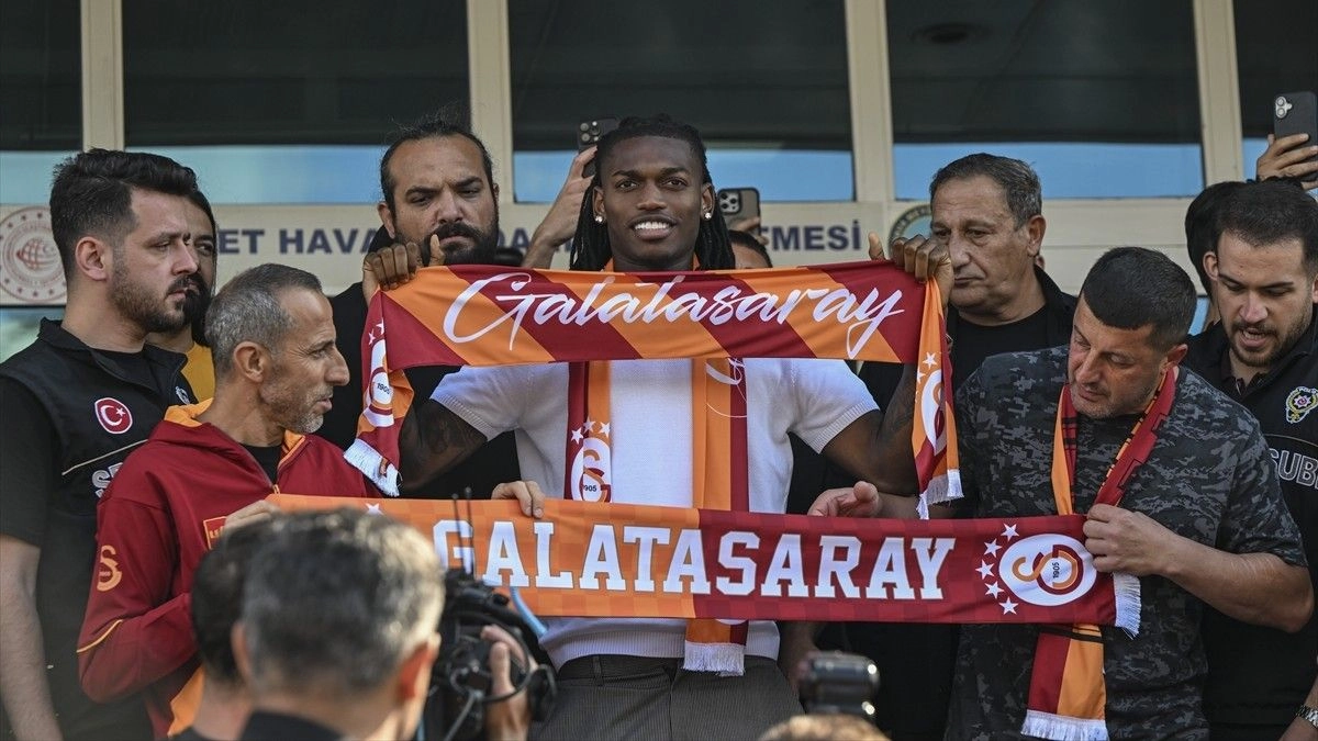 Galatasaray'dan Rafael Leao'nun ardından bir transfer bombası daha! Anlaşma sağlandı