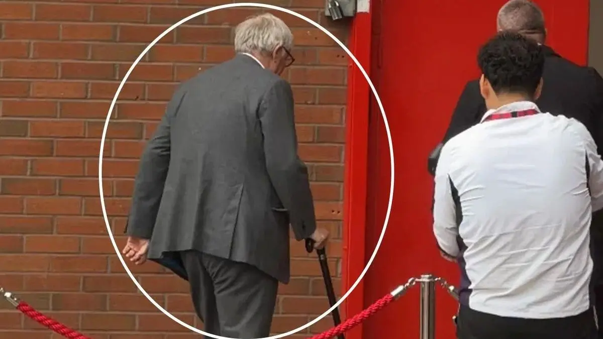 Sir Alex Ferguson, bastonla Manchester United - Ipswich Town maçında