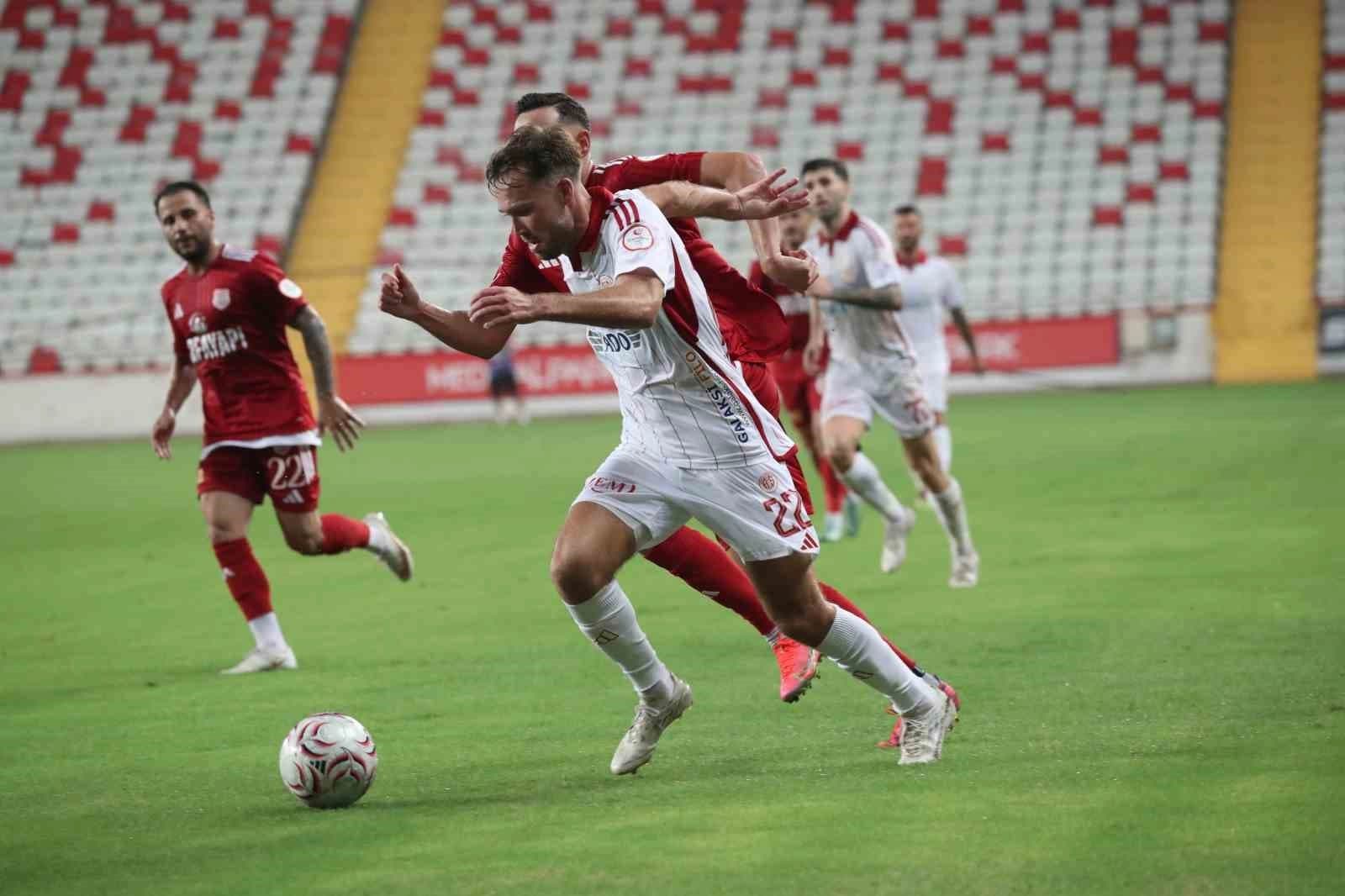 (Yazılı Özet) Antalyaspor - Pendikspor Maç Sonucu: 2-3
