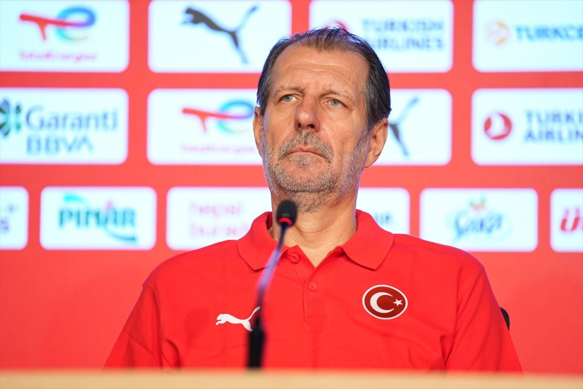 A Milli Kadın Basketbol Takımı Başantrenörü Andrea Mazzon: "Herkesin bizim hakkımızda endişelenmesi gerekiyor"