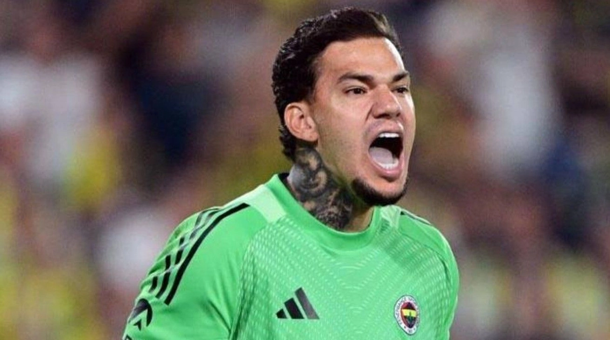 Fenerbahçe'nin Brezilyalı kalecisi Ederson'dan ayrılık iddialarına yanıt