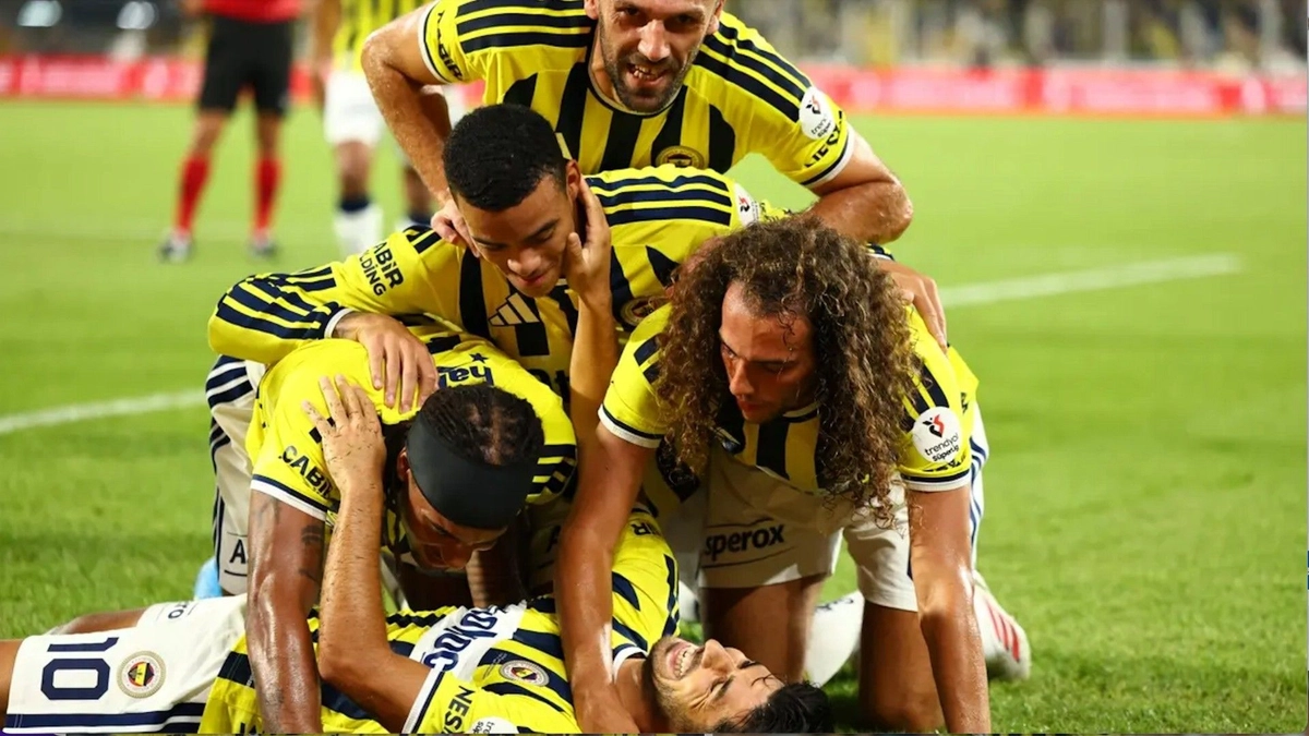 F.Bahçe'nin Lyon kadrosu açıklandı! 4 yıldız yok