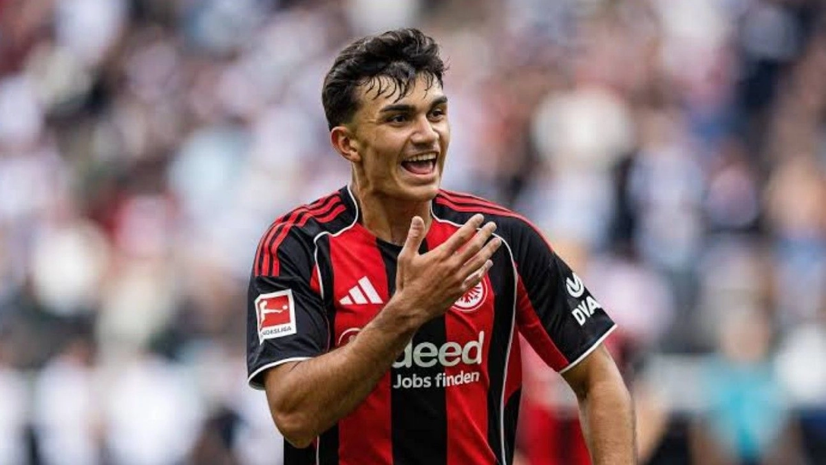 Eintracht Frankfurt'tan Can Uzun'un geleceğiyle ilgili açıklama