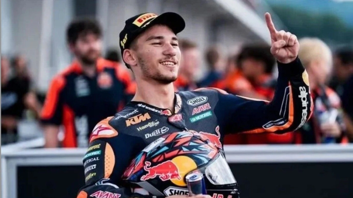 Deniz Öncü’den Silverstone’da 21. sıradan 8. sıraya