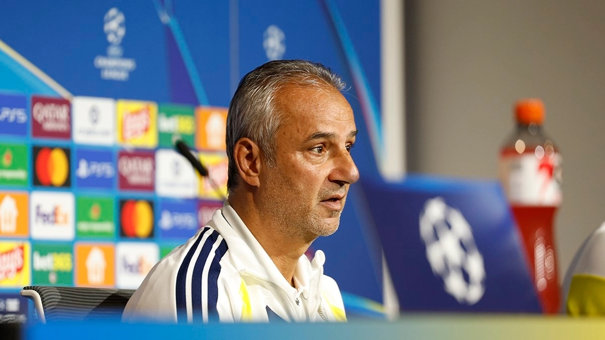 FENERBAHÇE TEKNİK DİREKTÖRÜ İSMAİL KARTAL, "ŞAMPİYONLAR LİGİ’NE KALMAK İÇİN ELİMİZDEN GELENİ YAPACAĞIZ. YARIN BU BİLİNÇLE SAHAYA ÇIKACAĞIZ. SON YILLARDA FENERBAHÇEMİZİN AVRUPA KUPALARINDA YÜKSELİŞİ VAR. YARINKİ MAÇLA BERABER BU YÜKSELİŞİ ŞAMPİYONLAR LİGİ’NE TAŞIMAK İSTİYORUZ" DEDİ.