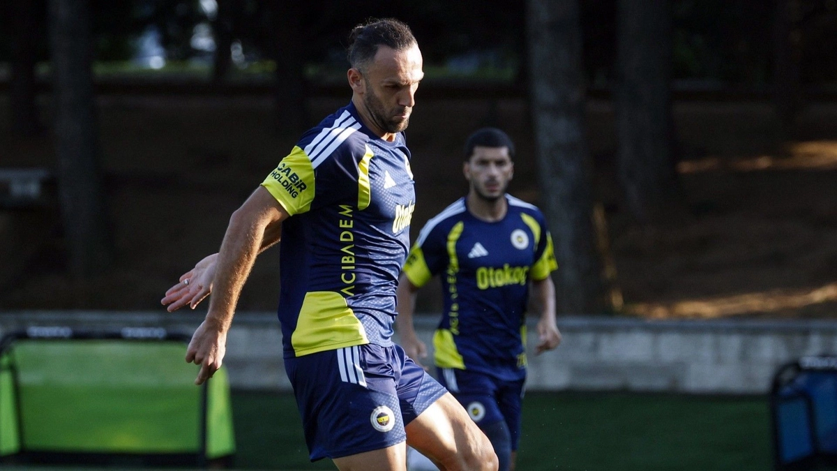 Fenerbahçe, son antrenmanını taraftara açık yaptı