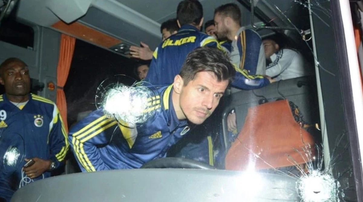 Fenerbahçe otobüsüne silahlı saldırı soruşturmasında 5 gözaltı