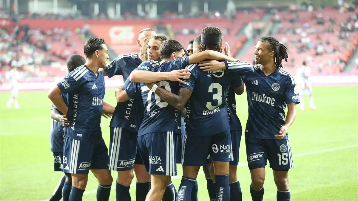 Spor yazarları Fenerbahçe için ne dedi? | "Son iki yılın en iyi 45 dakikasıydı!"