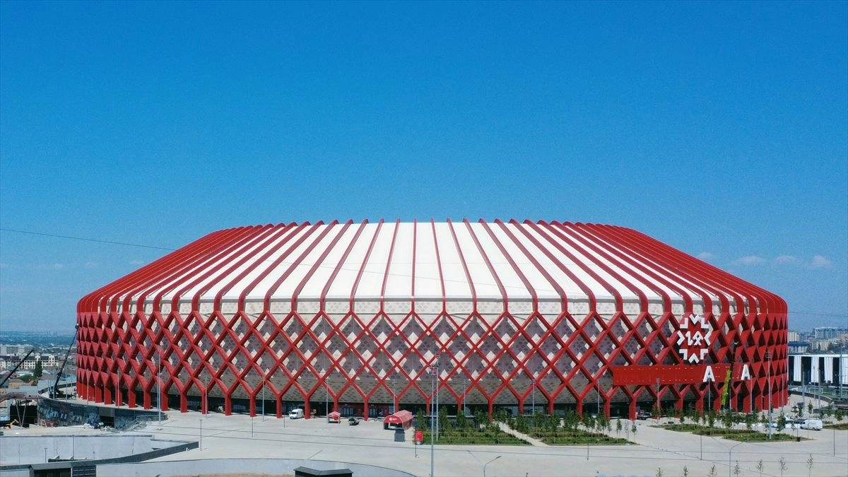Kırgızistan'da 51 bin kişilik stadyumun inşası tamamlandı