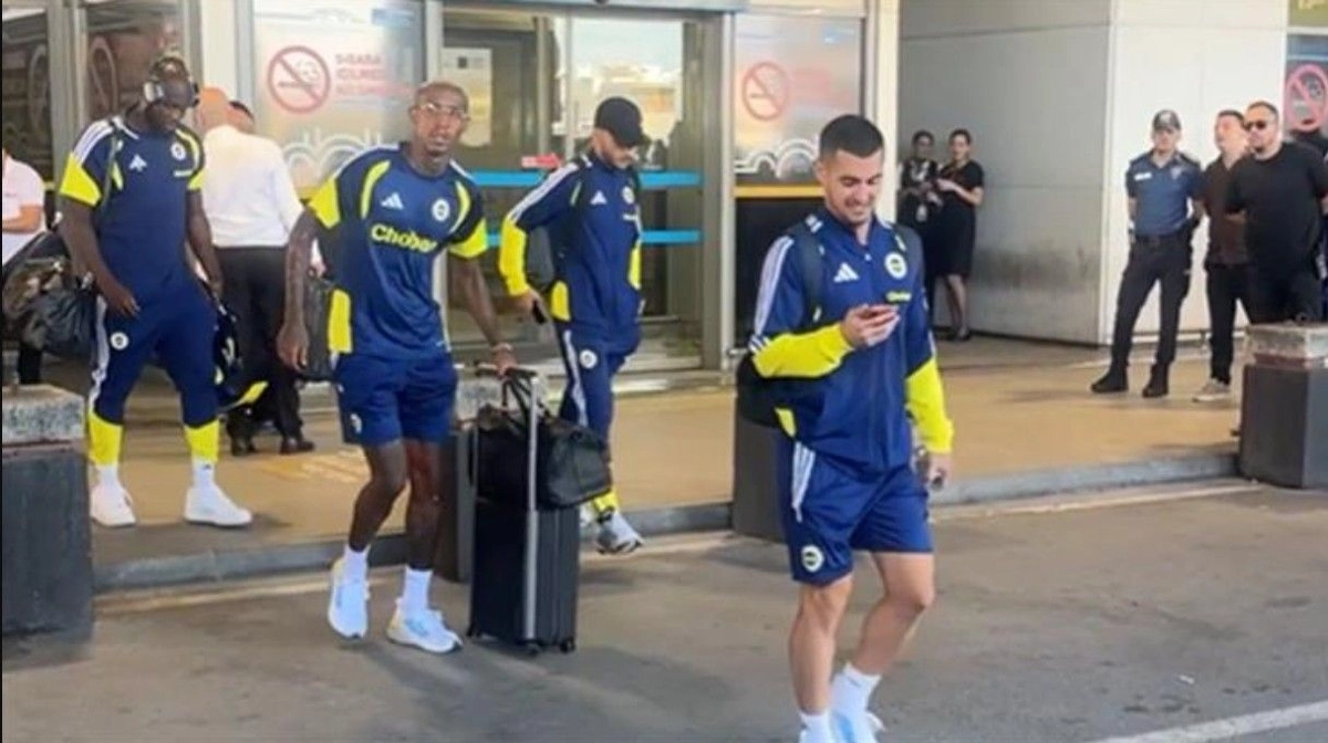UEFA Şampiyonlar Ligi'nde lig aşamasına yükselen Fenerbahçe yurda döndü