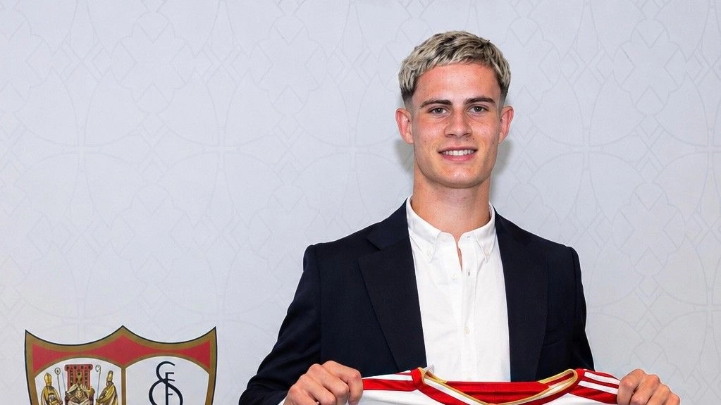 İsmi Trabzonspor'la anılmıştı: Robbie Ure, Sevilla'ya imza attı!