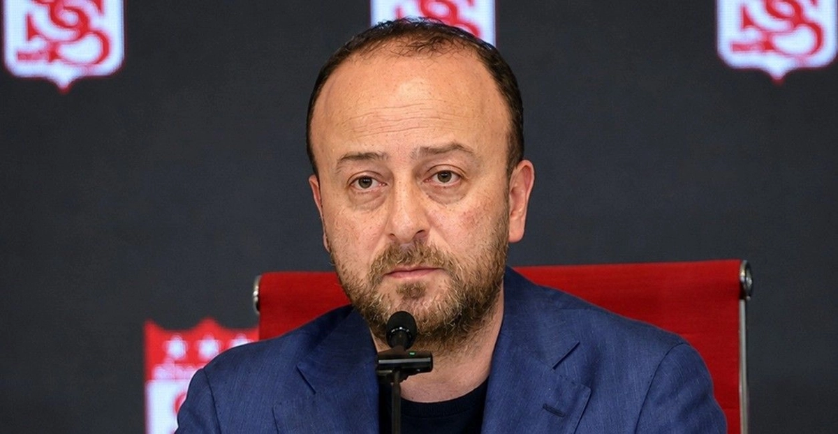 Sivasspor Başkanı Burak Özçoban: "Haddimizi bilerek çalışıyoruz, hayal üretmiyoruz"