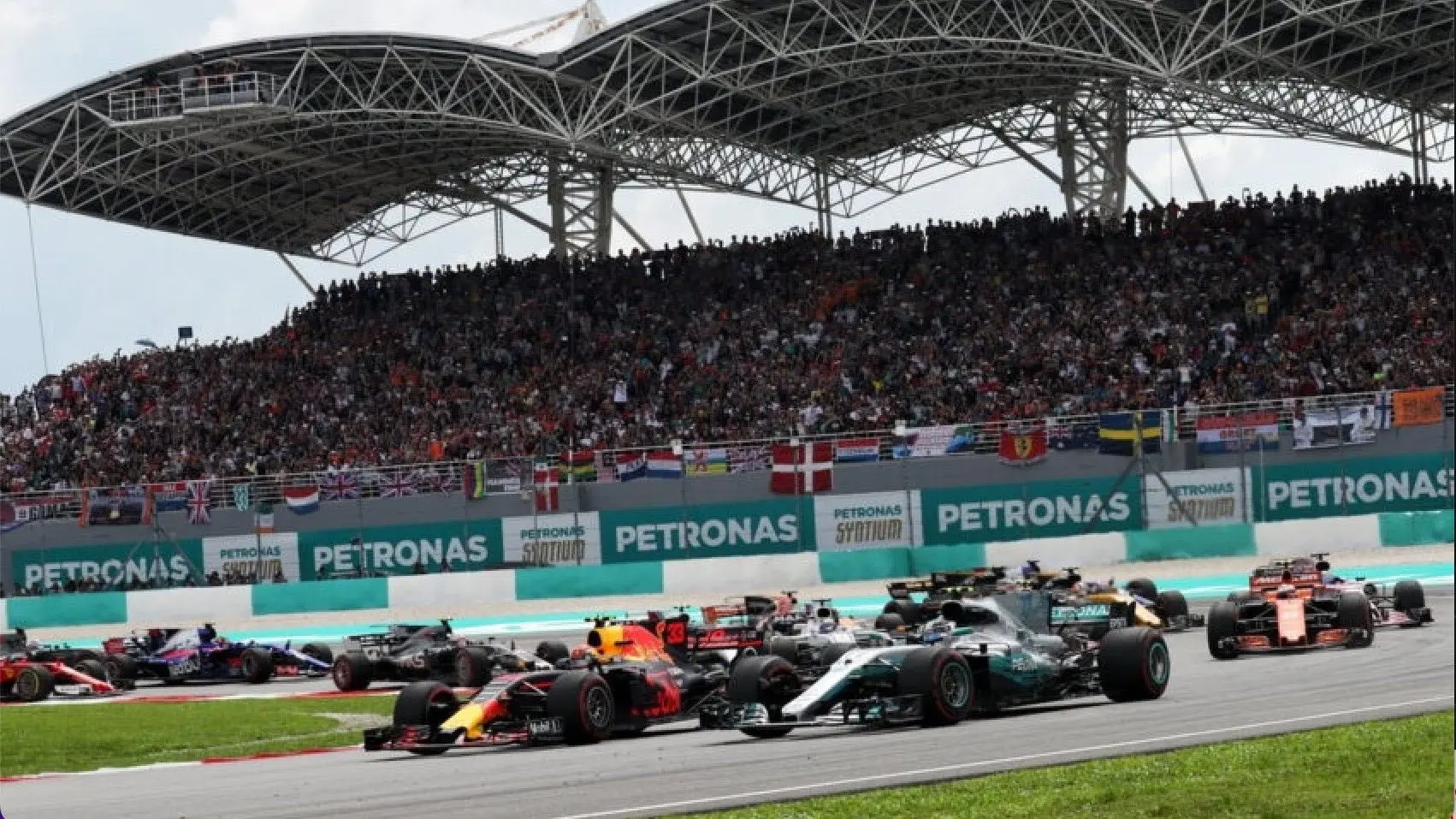 F1'de gece yarışı iddialarına resmi yanıt