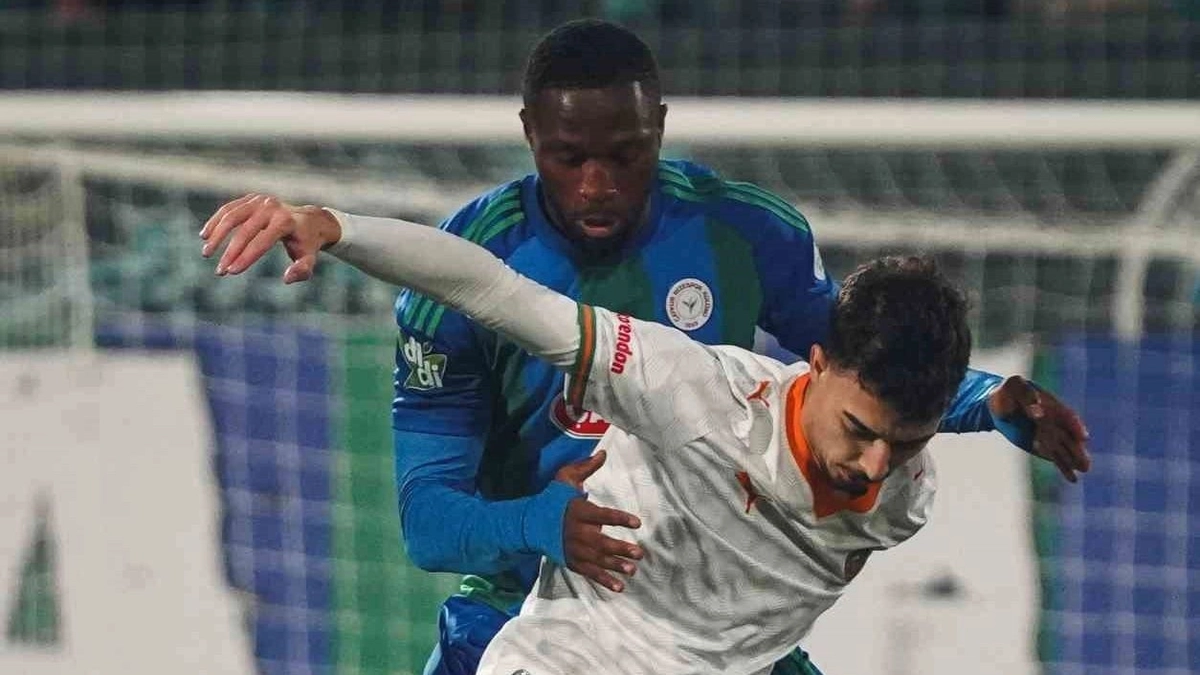 TRENDYOL SÜPER LİG’İN 4. HAFTASINDA ÇAYKUR RİZESPOR, SAHASINDA CORENDON ALANYASPOR İLE KARŞILAŞIYOR. MÜSABAKANIN İLK YARISI GOLSÜZ EŞİTLİKLE TAMAMLANDI.