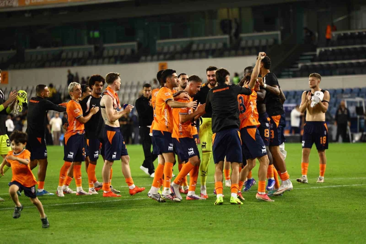 BAŞAKŞEHİR, TRENDYOL SÜPER LİG’İN 6. HAFTASINDA SAHASINDA GENÇLERBİRLİĞİ’Nİ 4-0 MAĞLUP EDEREK LİGDE 4 MAÇLIK GALİBİYET HASRETİNE SON VERDİ.