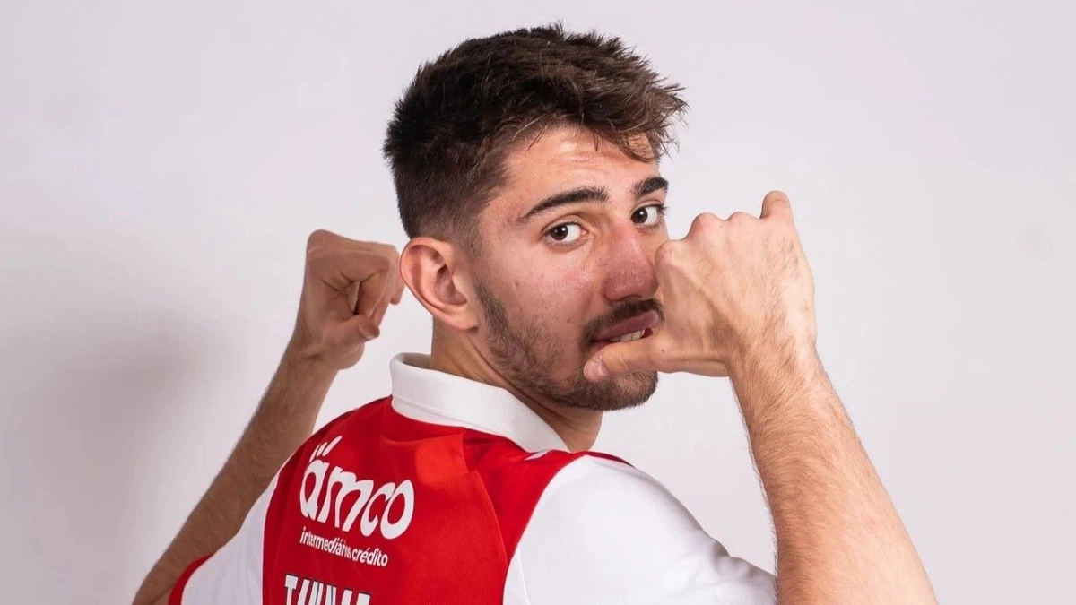 Demir Ege Tıknaz