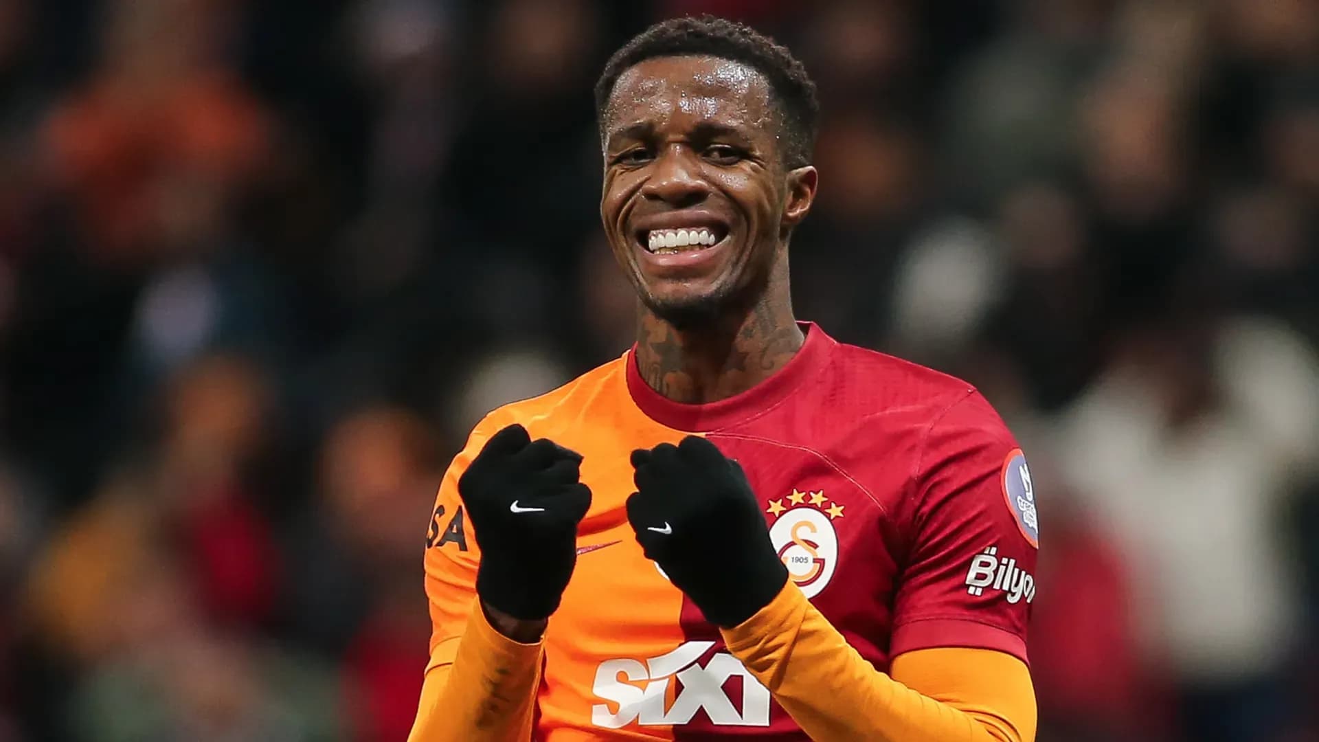 Eski Galatasaraylı futbolcu Wilfried Zaha kulüp arıyor