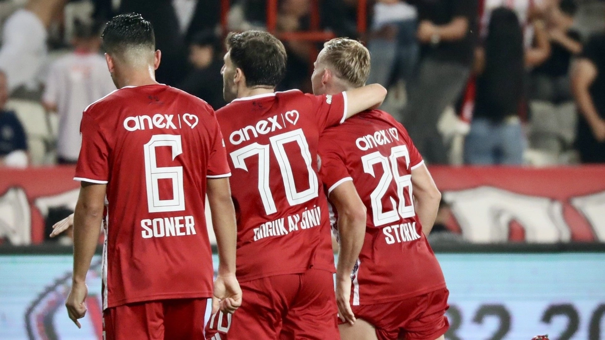 Nikola Storm, Antalyaspor’dan ayrılıyor! İşte transfer ücreti…