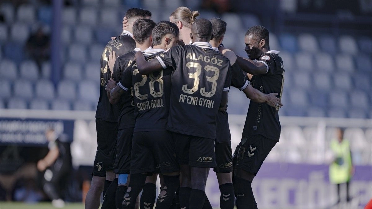(YAZILI ÖZET) Iğdır FK coştu! Manisa FK karşısında 6 gollü maç