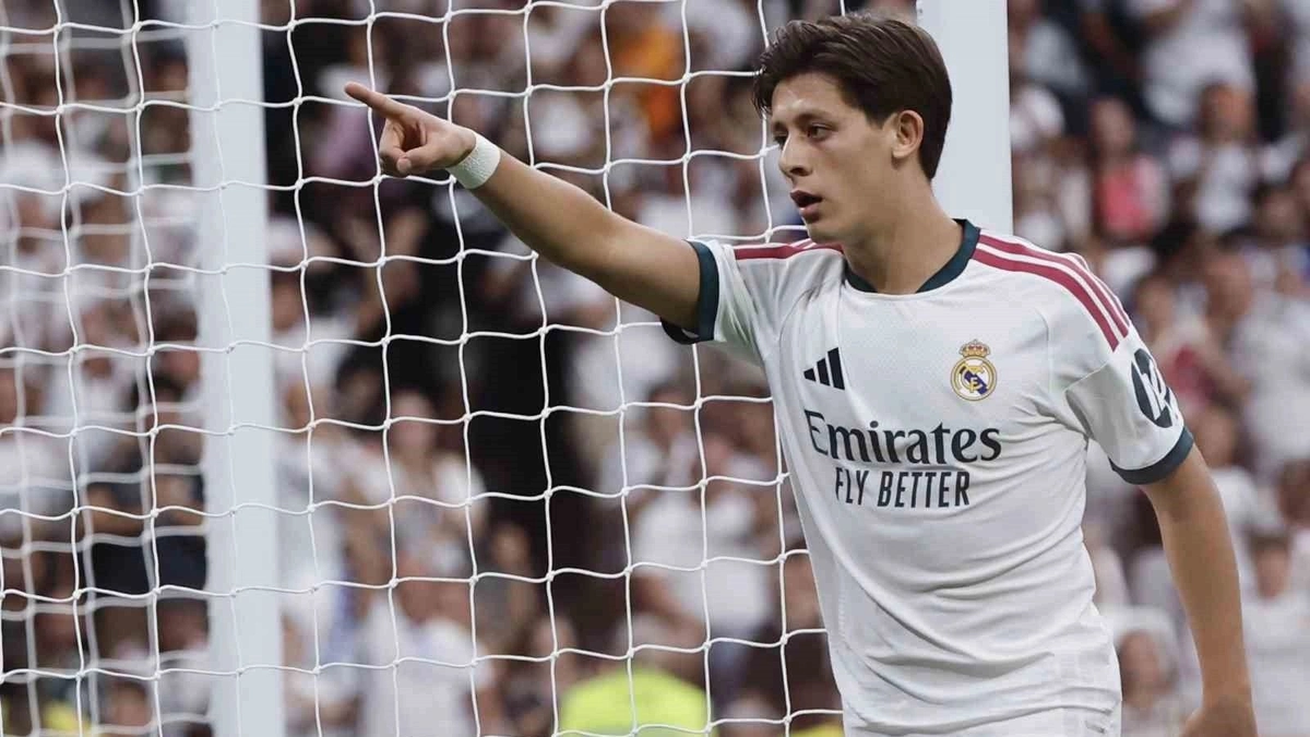 LA LİGA'NIN 3. HAFTASINDA REAL MADRİD, EVİNDE MALAGA'YI 4-0 MAĞLUP EDERKEN, GOL PERDESİNİ ARDA GÜLER KAPATTI.